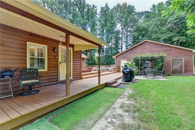1889 Ridgedale Drive, Snellville, GA 30078
