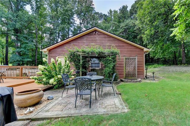 1889 Ridgedale Drive, Snellville, GA 30078
