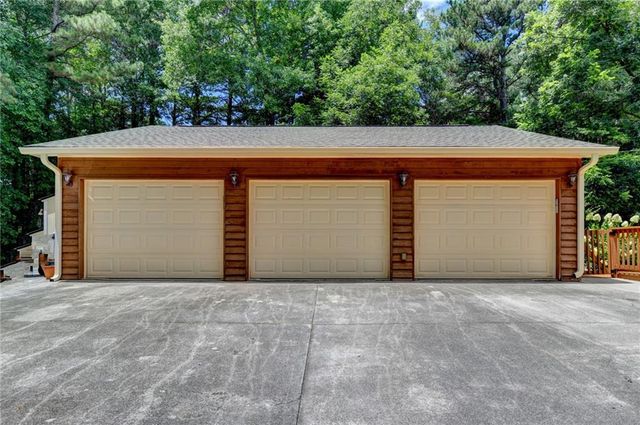 1889 Ridgedale Drive, Snellville, GA 30078