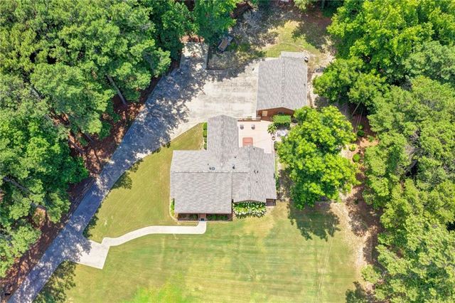 1889 Ridgedale Drive, Snellville, GA 30078
