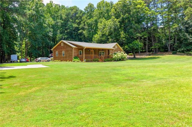 1889 Ridgedale Drive, Snellville, GA 30078