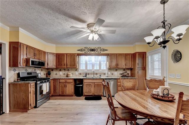 1889 Ridgedale Drive, Snellville, GA 30078