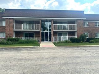 1101 Mercury Drive 1D, Schaumburg, IL 60193