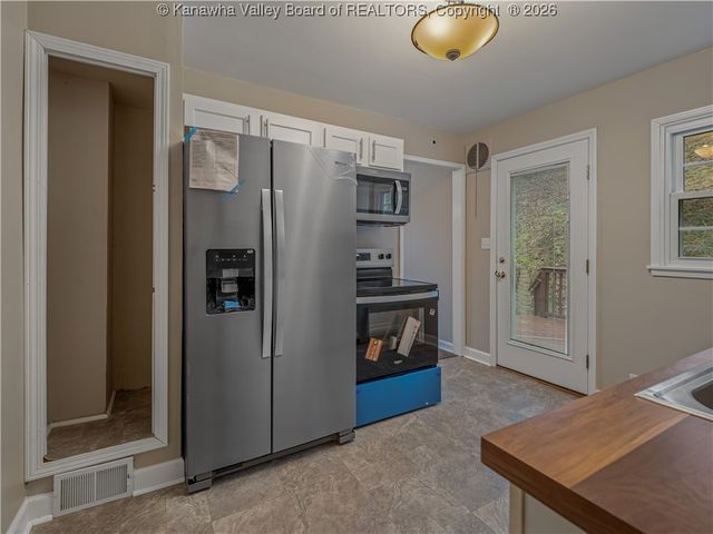 2901 Phillips Street, South Charleston, WV 25303