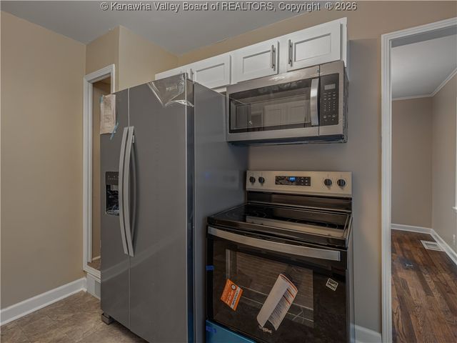 2901 Phillips Street, South Charleston, WV 25303