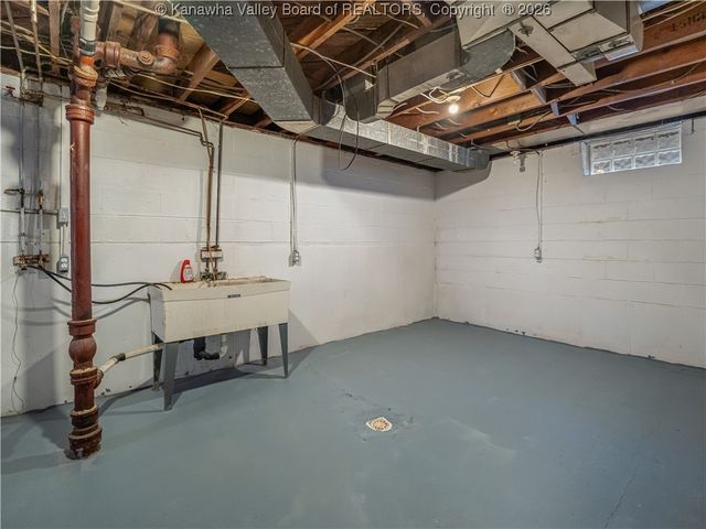 2901 Phillips Street, South Charleston, WV 25303