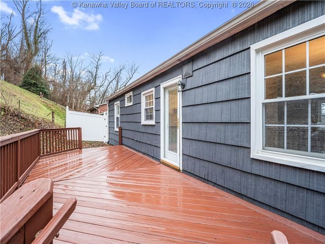 2901 Phillips Street, South Charleston, WV 25303