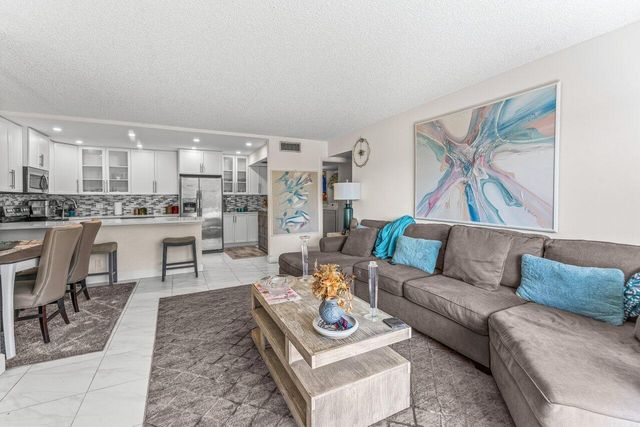 1006 Green Pine Boulevard F1, West Palm Beach, FL 33409