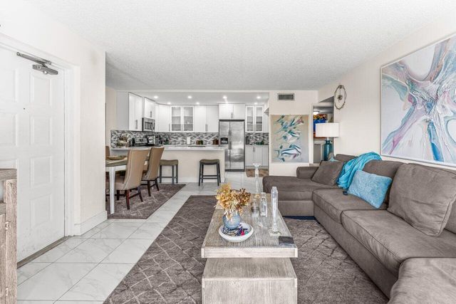 1006 Green Pine Boulevard F1, West Palm Beach, FL 33409