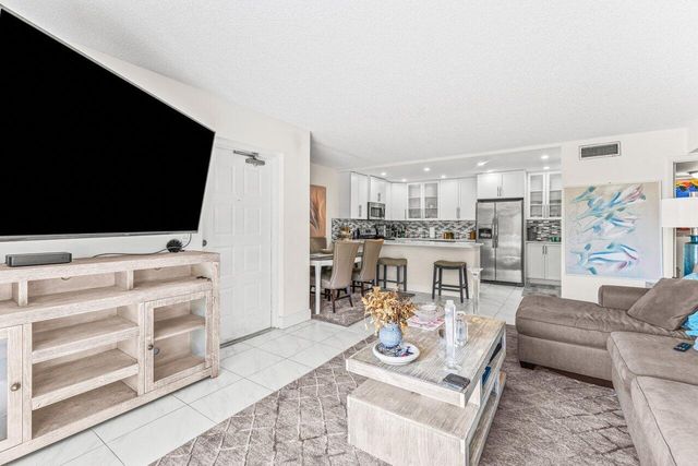 1006 Green Pine Boulevard F1, West Palm Beach, FL 33409