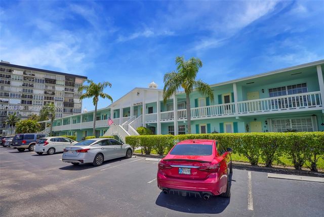 931 SE 9th Avenue 17, Pompano Beach, FL 33060