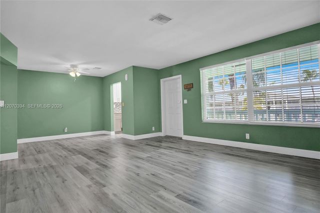 931 SE 9th Avenue 17, Pompano Beach, FL 33060