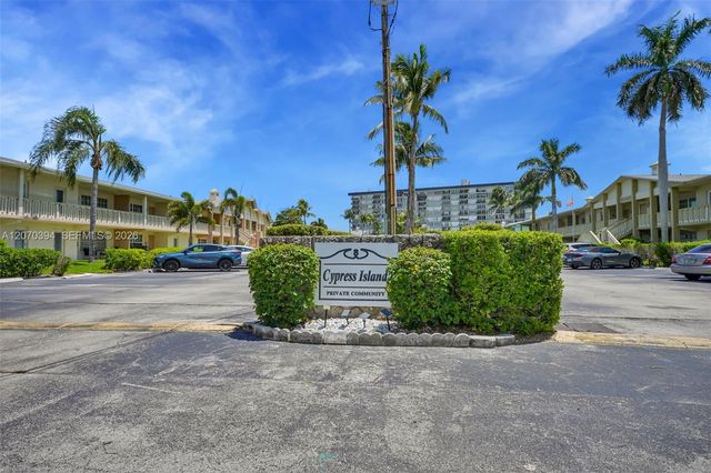 931 SE 9th Avenue 17, Pompano Beach, FL 33060
