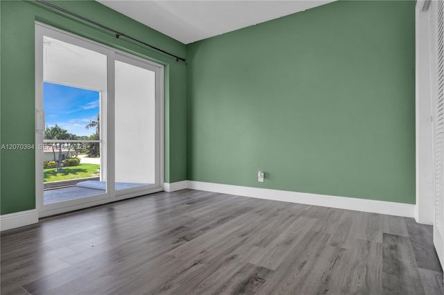 931 SE 9th Avenue 17, Pompano Beach, FL 33060