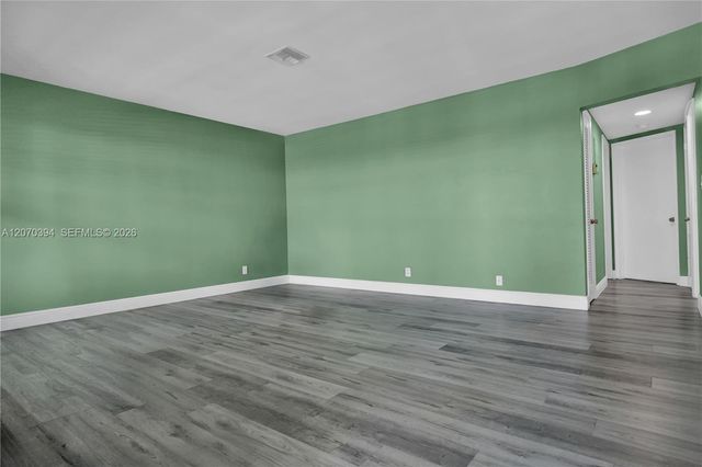 931 SE 9th Avenue 17, Pompano Beach, FL 33060