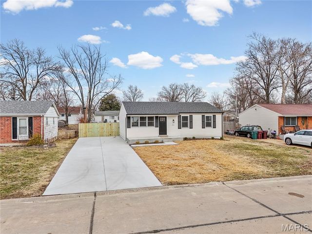 367 Peffer Lane, Fenton, MO 63026