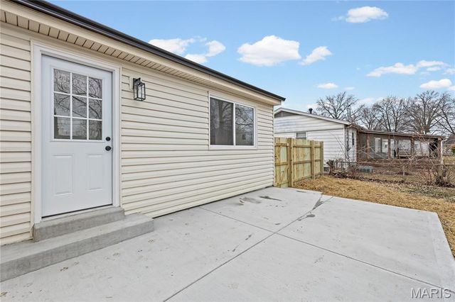 367 Peffer Lane, Fenton, MO 63026