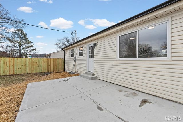 367 Peffer Lane, Fenton, MO 63026