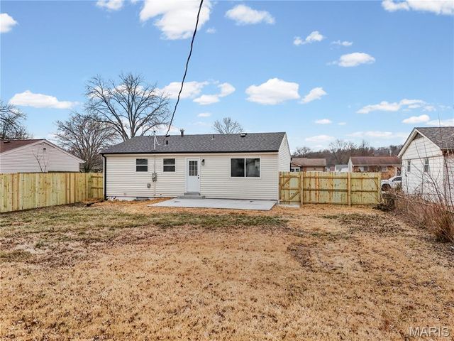 367 Peffer Lane, Fenton, MO 63026