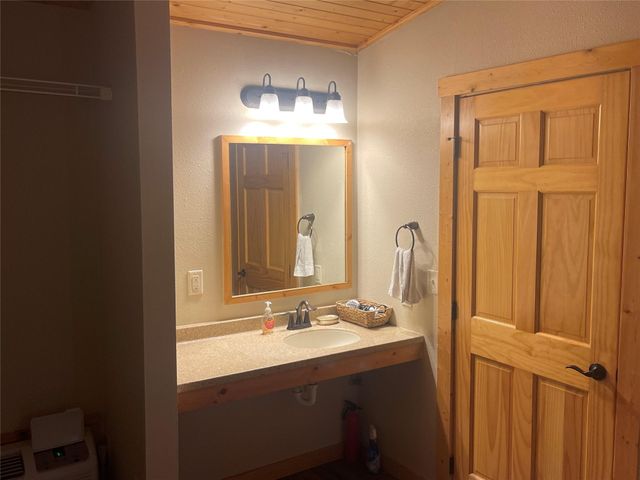 1104 Rorem Avenue, Palacios, TX 77465