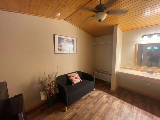 1104 Rorem Avenue, Palacios, TX 77465