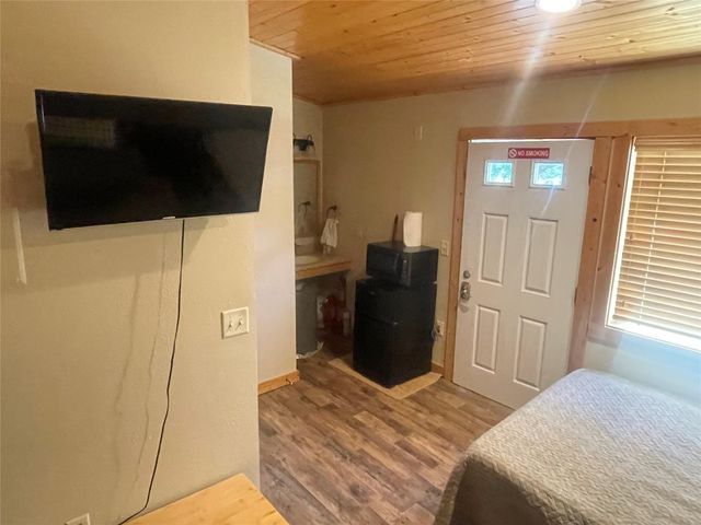1104 Rorem Avenue, Palacios, TX 77465