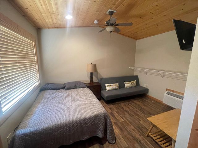 1104 Rorem Avenue, Palacios, TX 77465