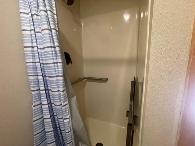 1104 Rorem Avenue, Palacios, TX 77465