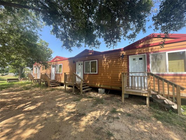 1104 Rorem Avenue, Palacios, TX 77465