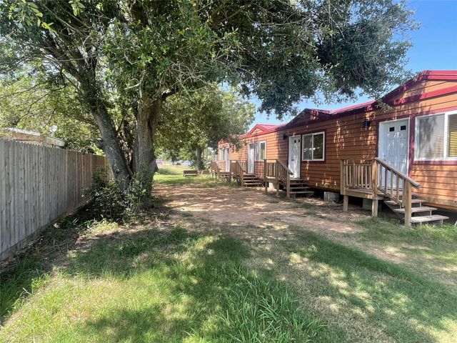 1104 Rorem Avenue, Palacios, TX 77465