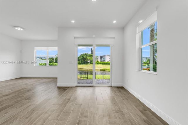 581 Sanderling Circle 581, Deerfield Beach, FL 33442