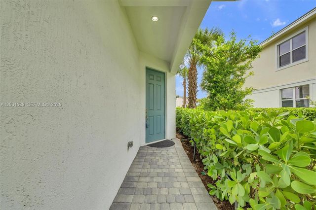 581 Sanderling Circle 581, Deerfield Beach, FL 33442