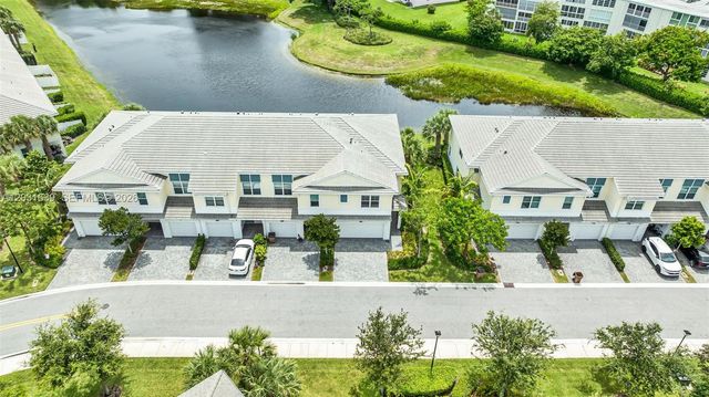 581 Sanderling Circle 581, Deerfield Beach, FL 33442