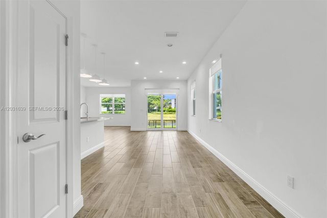 581 Sanderling Circle 581, Deerfield Beach, FL 33442