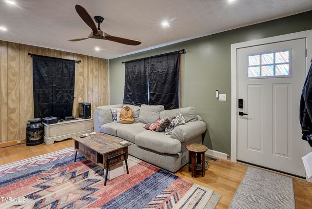 195 Lynn Lane, Johnson City, TN 37604