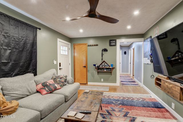 195 Lynn Lane, Johnson City, TN 37604