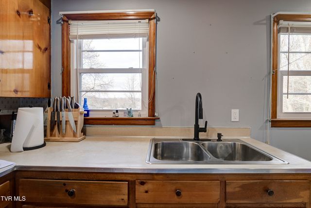 195 Lynn Lane, Johnson City, TN 37604