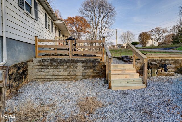 195 Lynn Lane, Johnson City, TN 37604