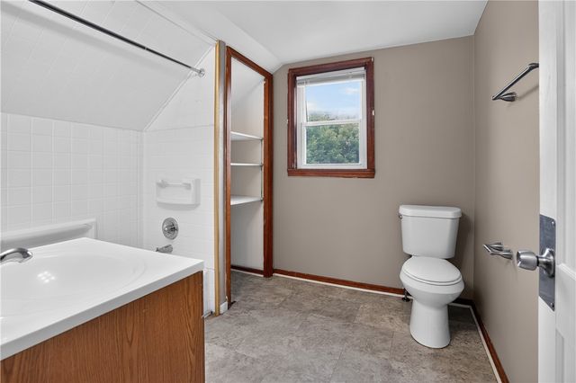 3923 Davis Ave, Munhall, PA 15120