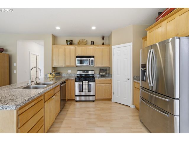 15233 Sw TURNAGAIN Dr, Portland, OR 97224