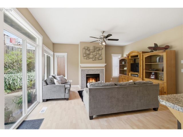 15233 Sw TURNAGAIN Dr, Portland, OR 97224