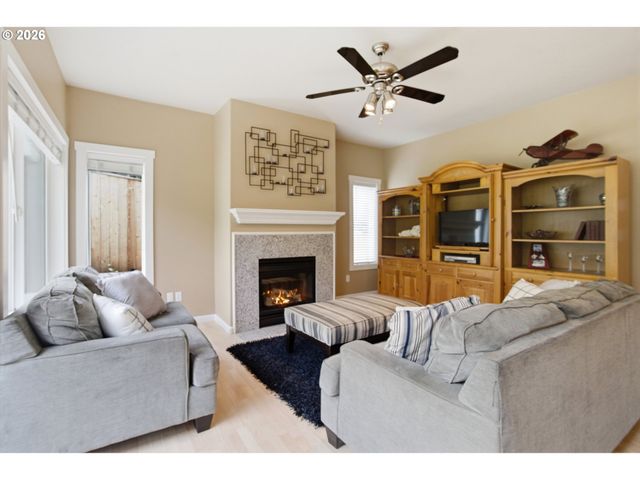 15233 Sw TURNAGAIN Dr, Portland, OR 97224