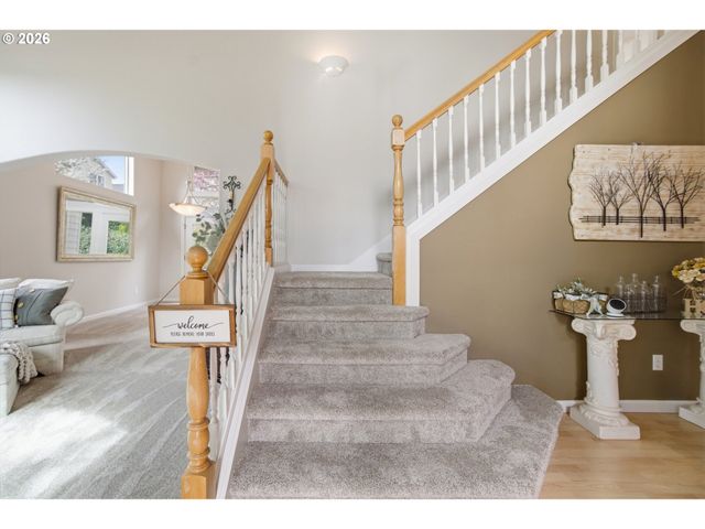 15233 Sw TURNAGAIN Dr, Portland, OR 97224