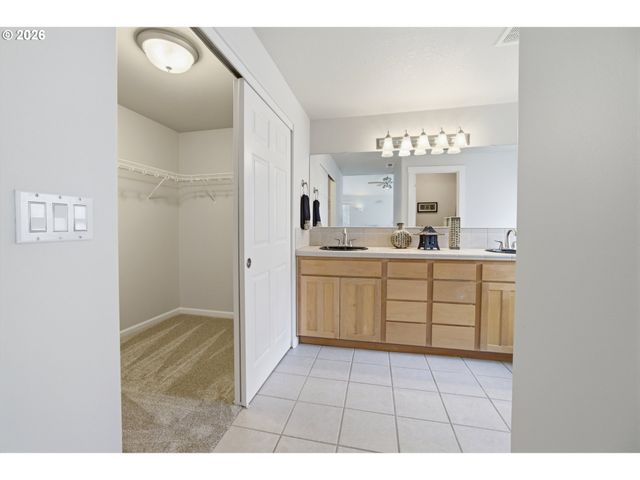 15233 Sw TURNAGAIN Dr, Portland, OR 97224