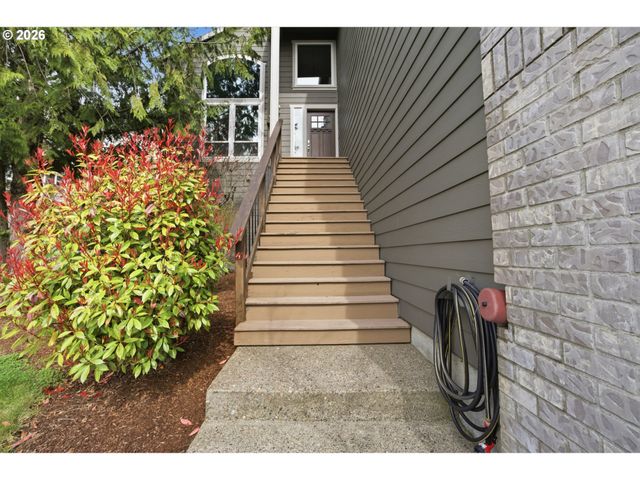 15233 Sw TURNAGAIN Dr, Portland, OR 97224