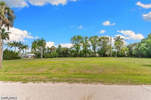 3116 Pine Tree DR, Bonita Springs, FL 34134