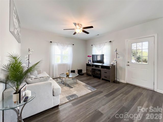 216 Winget Circle, Gastonia, NC 28054