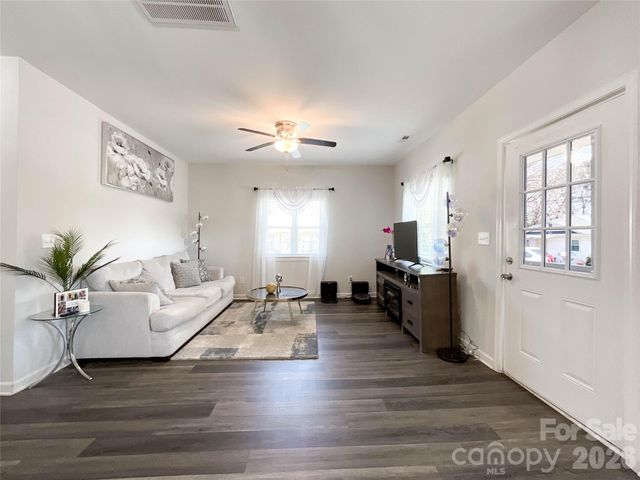 216 Winget Circle, Gastonia, NC 28054