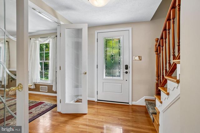 8207 TOLL HOUSE RD, Annandale, VA 22003