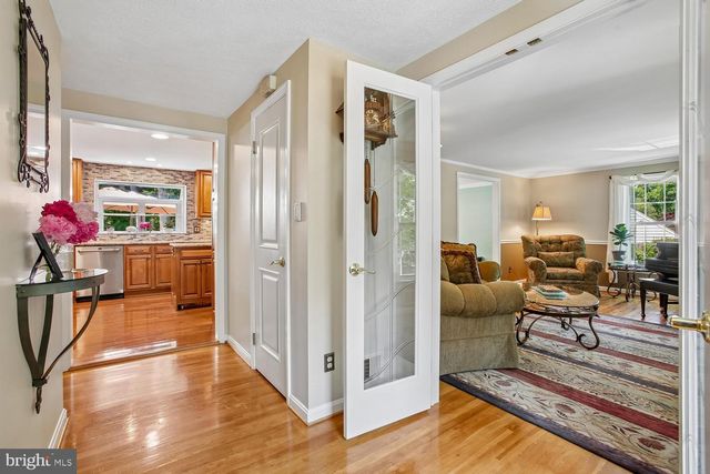 8207 TOLL HOUSE RD, Annandale, VA 22003